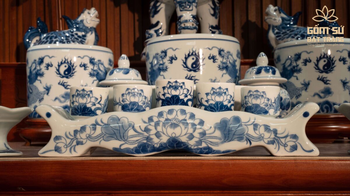 Bộ đồ thờ men lam Hỷ Sự Quý Tử bo do tho men lam hy su quy tu 2