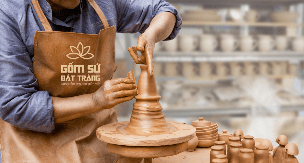 Bộ đồ thờ men rạn Hỷ Sự Quý Tử Phúc khí đến từ nguồn đất sét quý tại Đông Triều - Quảng Ninh, nơi thờ Đức Thánh Trần
