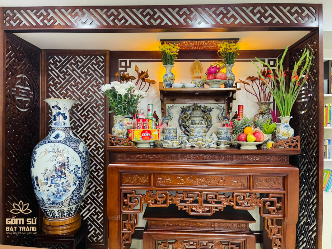 Bộ đồ thờ men rạn Từ Đường Bộ đồ thờ men rạn Từ Đường tại nhà chú Long ở quận 3, tp Hồ Chí Minh