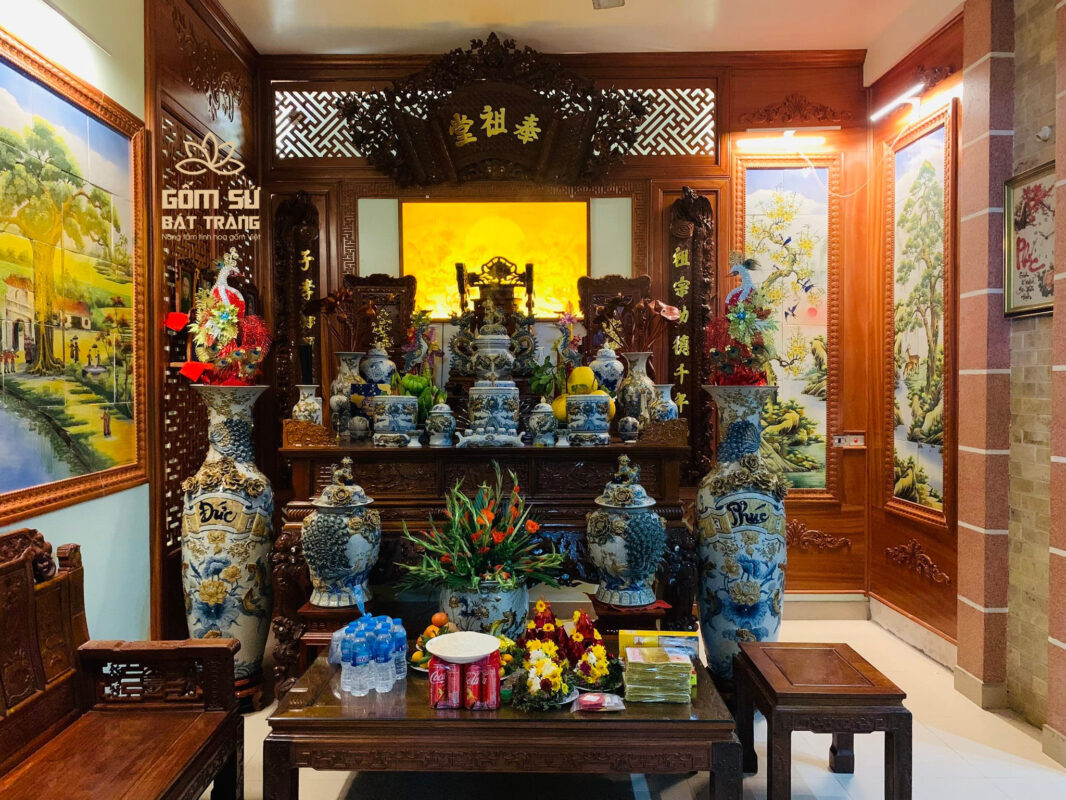 Bộ đồ thờ men rạn Từ Đường Bộ đồ thờ men rạn Từ Đường tại nhà chú Hoàng ở Long Biên, Hà Nội
