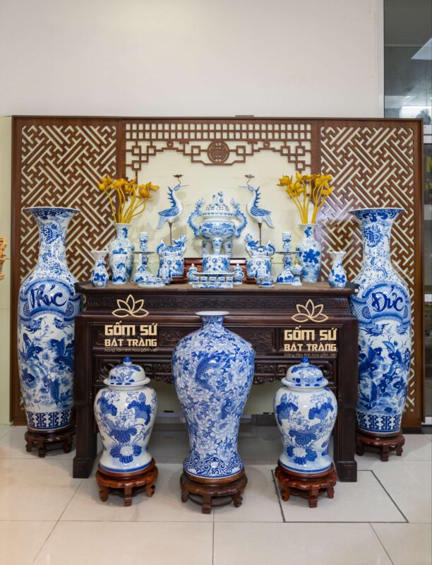 Bộ Ngũ Sự men lam Bộ Ngũ Sự phù hợp với bàn thờ kích thước dài x rộng x cao 1m97 x 87cm x 1m2