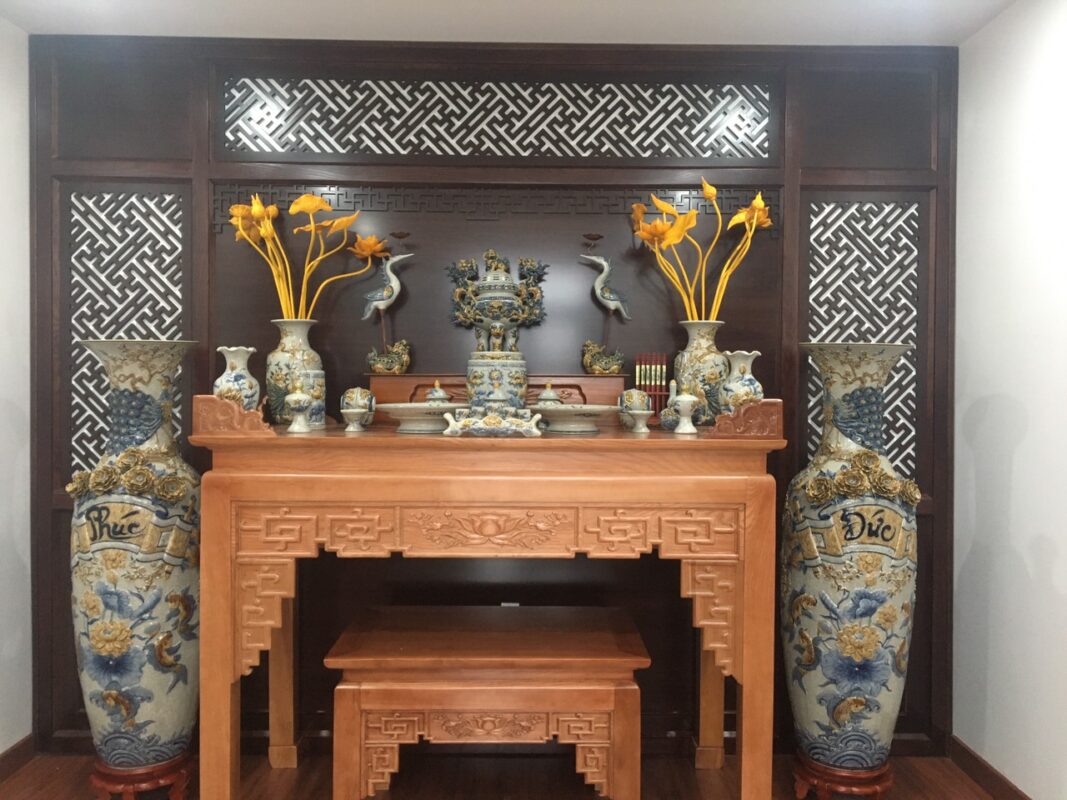 Bộ đồ thờ men rạn Từ Đường Bộ đồ thờ men rạn Từ Đường tại nhà chú Toàn ở Hoằng Hóa, Thanh Hóa
