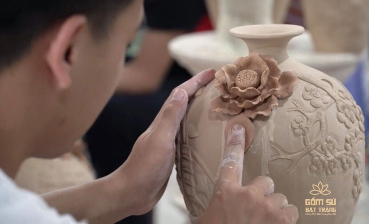 binh tai loc thep vang thuan buom xuoi gio 11.png