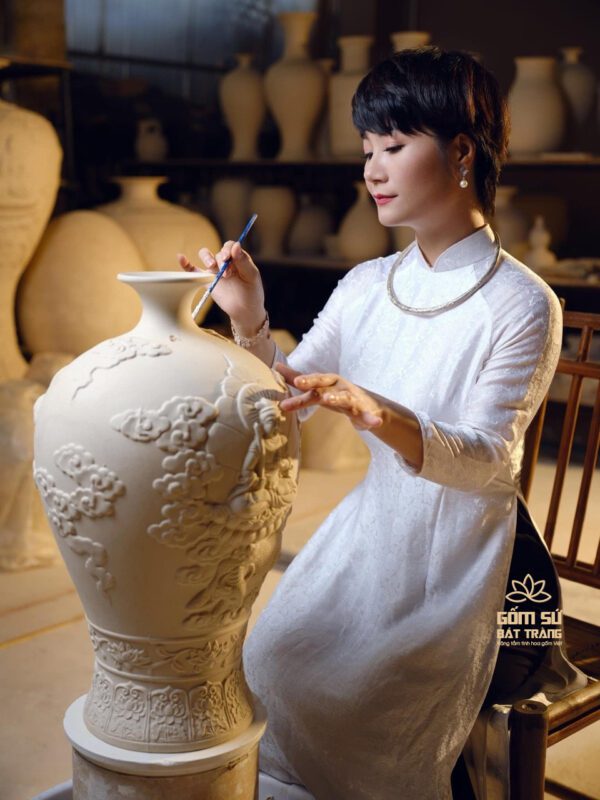 chon binh hut tai loc cho nguoi menh tho 14