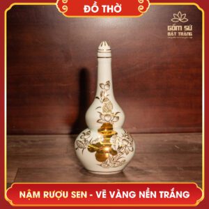 nam ruou hoa sen ve vang nen trang 1