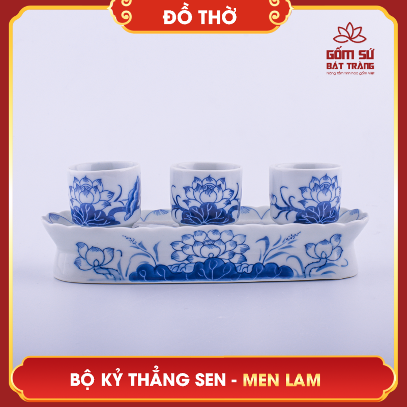 Bộ đồ thờ 13 món - Lựa chọn hoàn hảo cho ban thờ nhỏ Hoa sen được chạm khắc trên kỷ chén thể hiện sự trân trọng, thành kính đối với những lễ vật dâng lên cúng bái