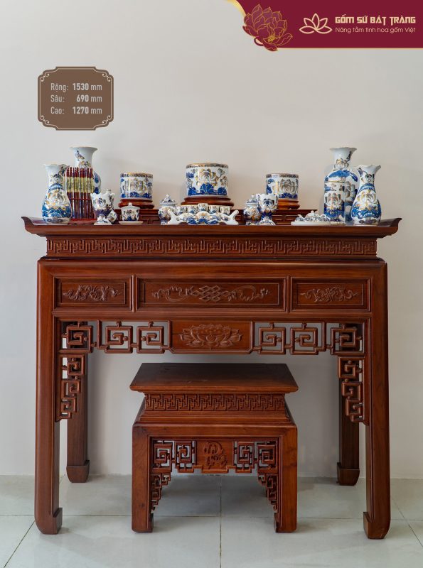 Bí quyết chọn bộ đồ thờ 3 bát hương chuẩn phong thủy Đời sống tâm linh Việt Nam gắn liền với tín ngưỡng thờ cúng. Việc dâng hương cúng bái không chỉ thể hiện lòng biết ơn mà còn là lời cầu nguyện, hy vọng được thần linh, gia tiên phù hộ cho gia đình an yên, hạnh phúc - bộ đồ thờ 3 bát hương