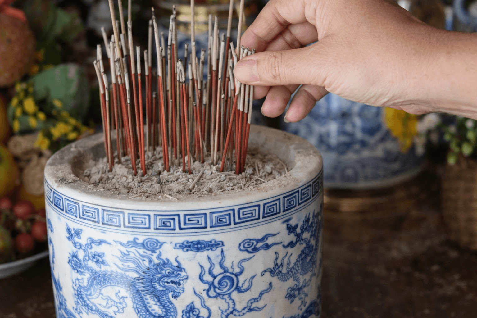 van khan an vi bat huong sau khi bao sai 4